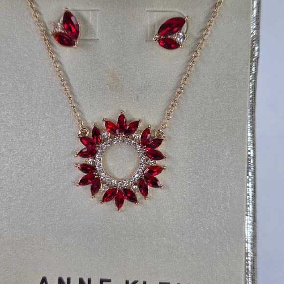 Anne Klein Gold-Tone Red Crystal Cluster Pendant Necklace & Earrings Set NEW - Picture 5 of 7